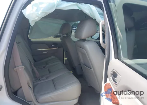 2010 Chevrolet Tahoe Lt z USA, uszkodzony, nr VIN 1GNUKBE0XAR232285